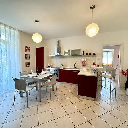 Das Rote Haus-2